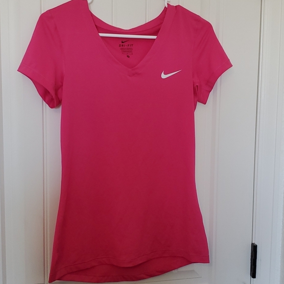 Nike Tops - Nike Dri-Fit women's top short sleeve